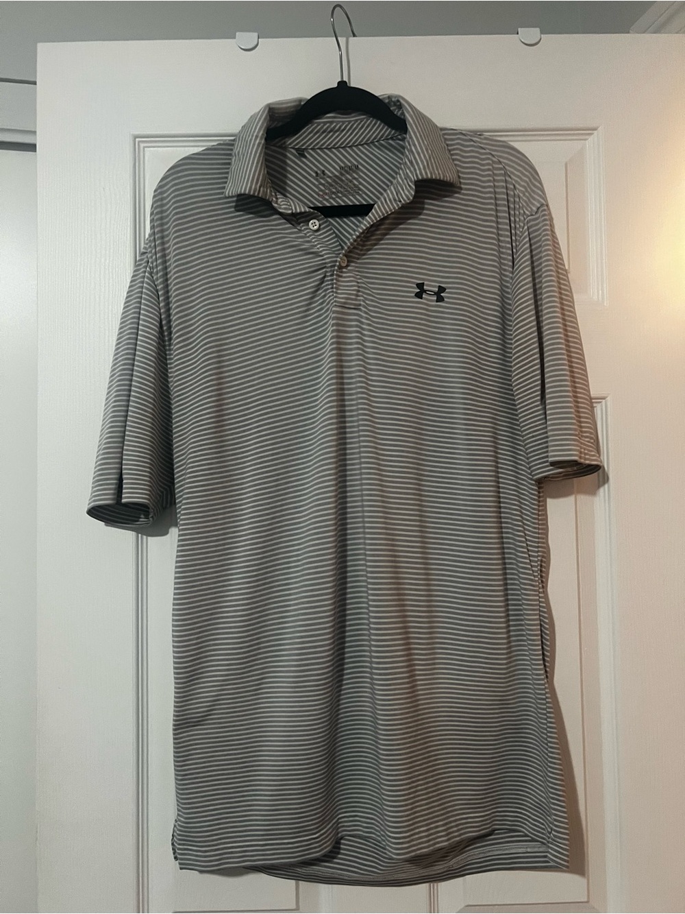 Under Armour Men’s Gray Striped Polo Shirt M tall